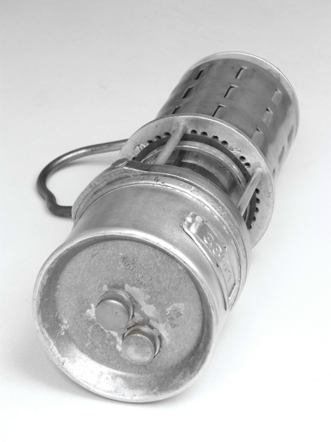 Wetterlampe mit Schraubstiftverschluss unten
